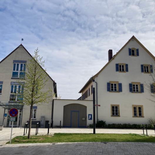 Pfarrhaus und Bücherei Hallstadt