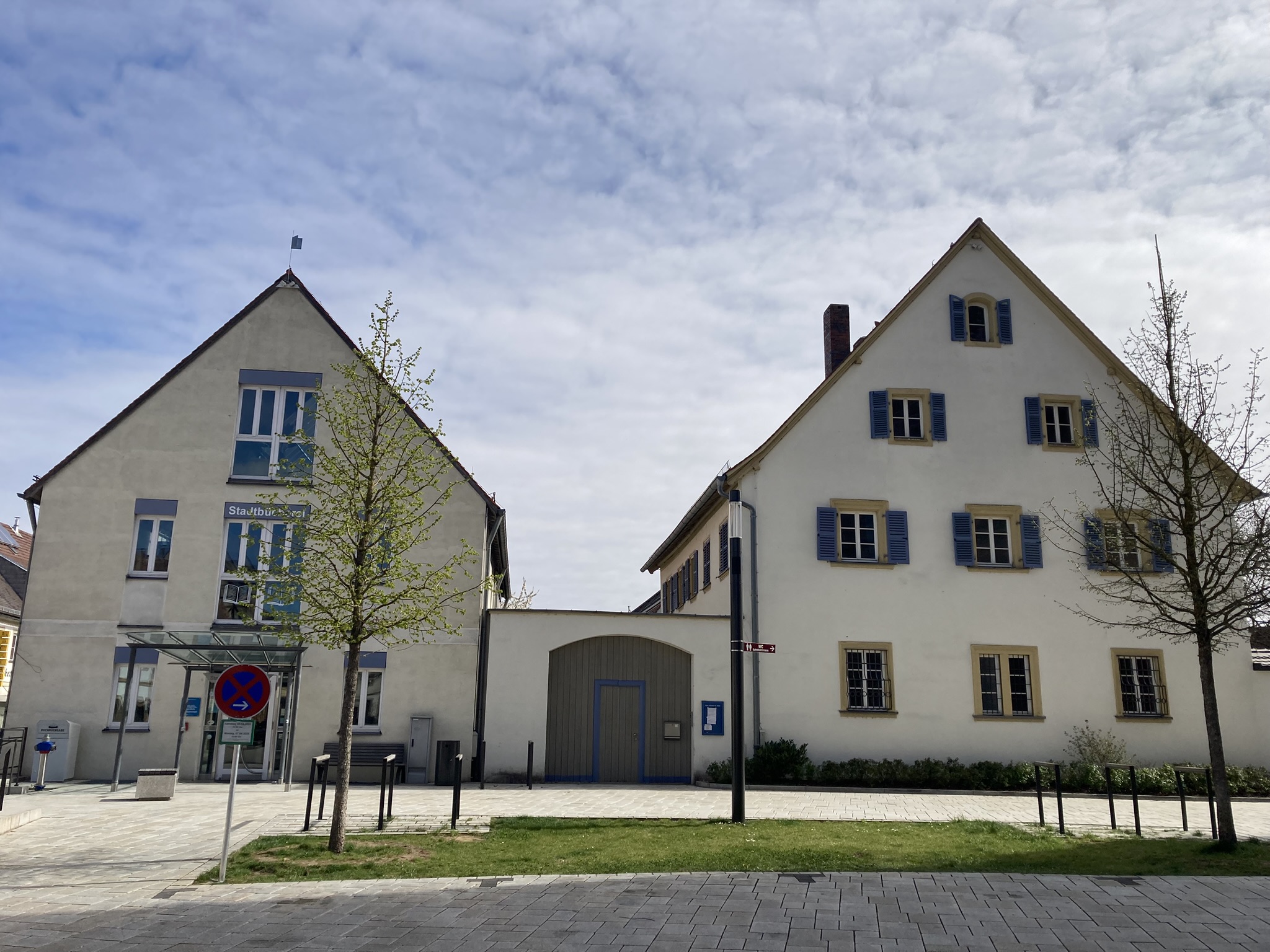 Pfarrhaus und Bücherei Hallstadt